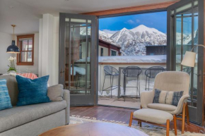 Ballard 203 North - Luxury Condo w/ Postcard Views